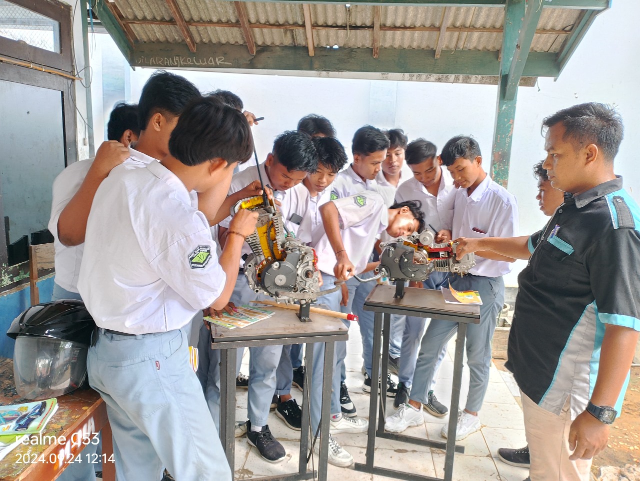 Kegiatan Praktek Jurusan TBSM